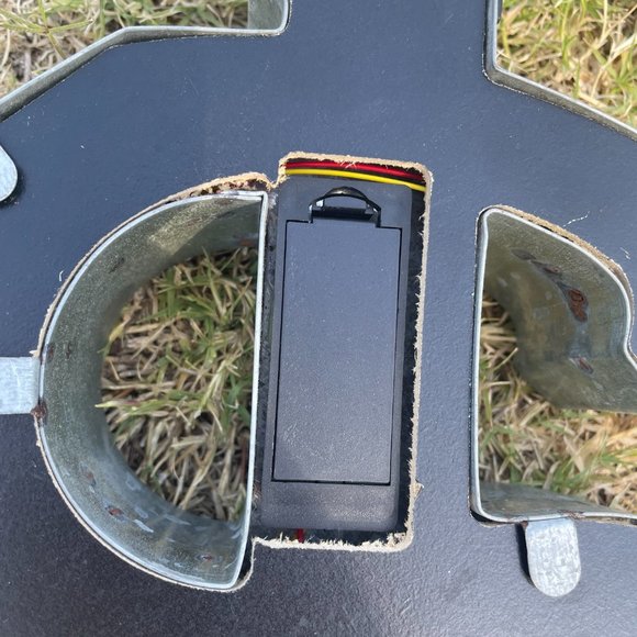 Light Up Metal "&" Sign - Picture 4 of 5